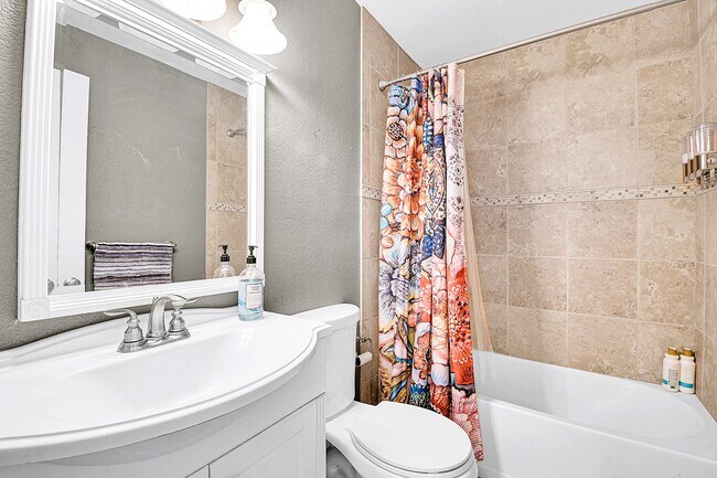 Building Photo - 30573 Sun Creek Dr