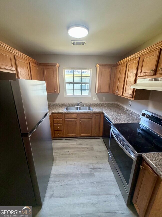 Building Photo - 110 Alice Dr