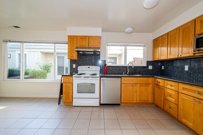 Building Photo - 1034 Shoal Dr