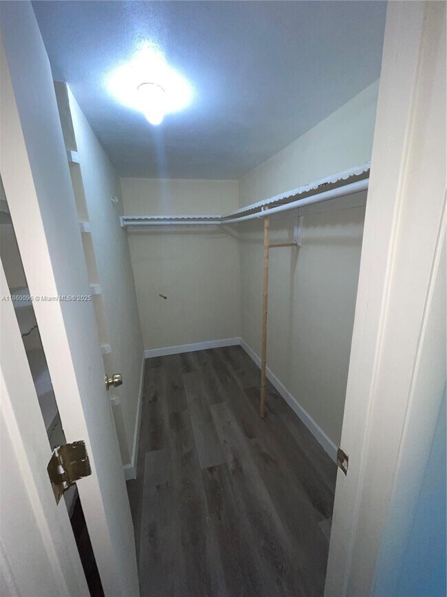 Building Photo - 4200 Crystal Lake Dr