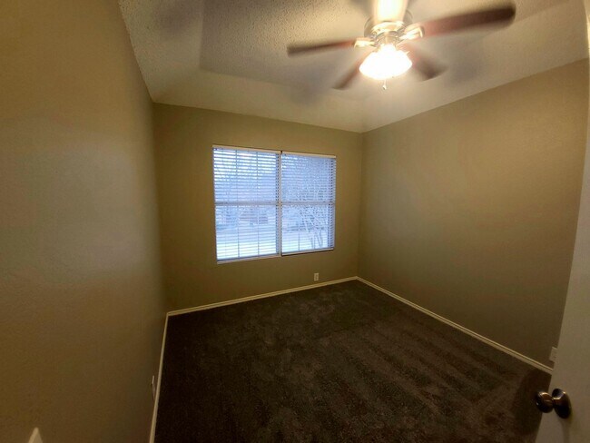 Building Photo - 3606 Creekstone Ct