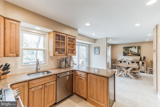Building Photo - 8606 Etta Dr