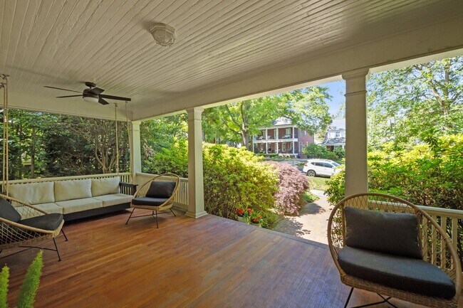 Building Photo - Stunning Historic 4-bedroom home in W Trin...