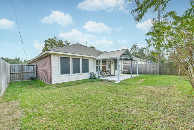 Building Photo - 22015 Falvel Dr