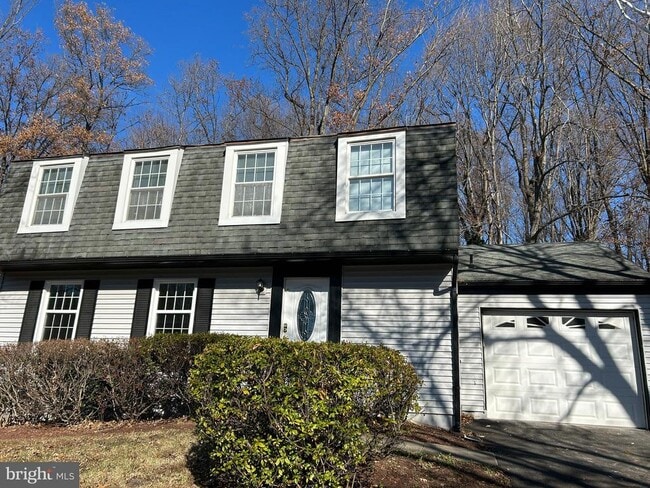 Building Photo - 2755 Viking Dr