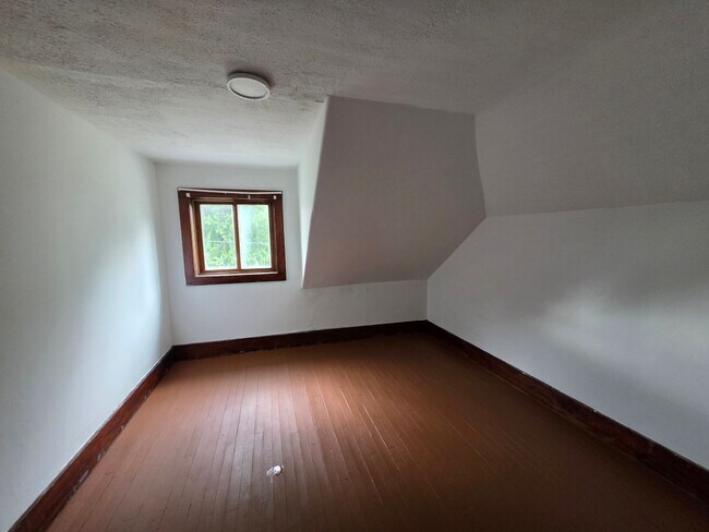 Building Photo - 4 Bed 2 Bath Single Family Home in Wisconsin Rapids