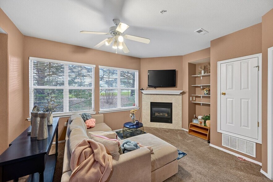 Building Photo - 16386 E Fremont Ave