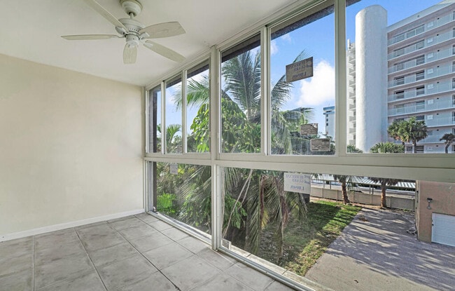 Building Photo - 3915 S Flagler Dr