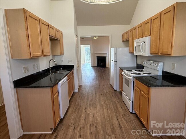 Building Photo - 6319 Elliott Dr