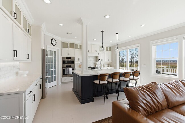 Building Photo - 619 Park Ave