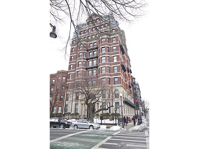 Building Photo - 482 Beacon St