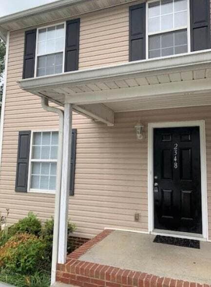 Primary Photo - 2348 Grovers Mill Ct SE