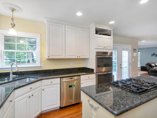 Building Photo - 21324 Comus Ct