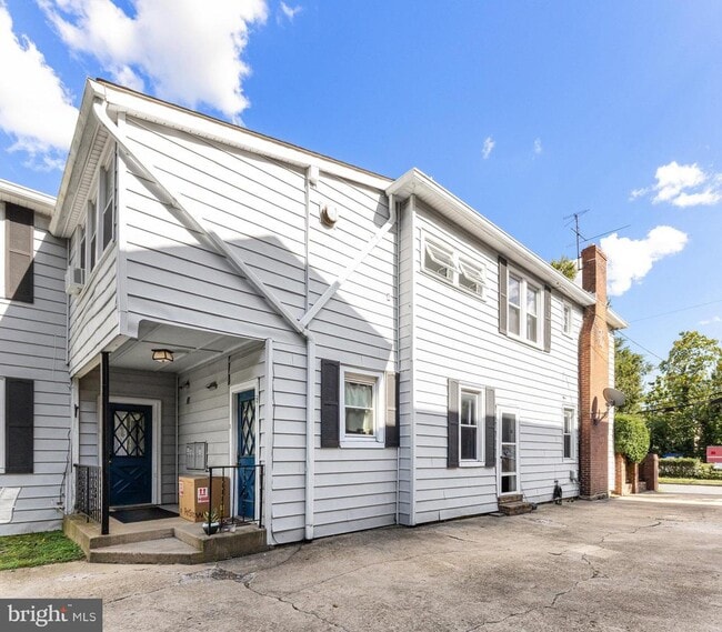 Building Photo - 210 E Windsor Ave