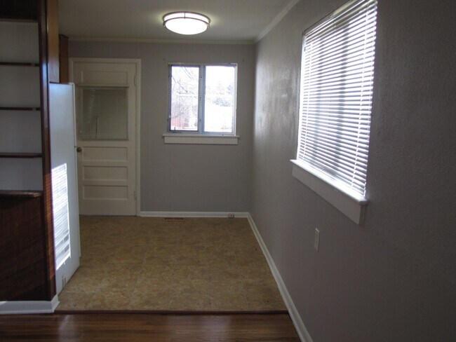 Building Photo - 4010 Jay Street, Unit 4010