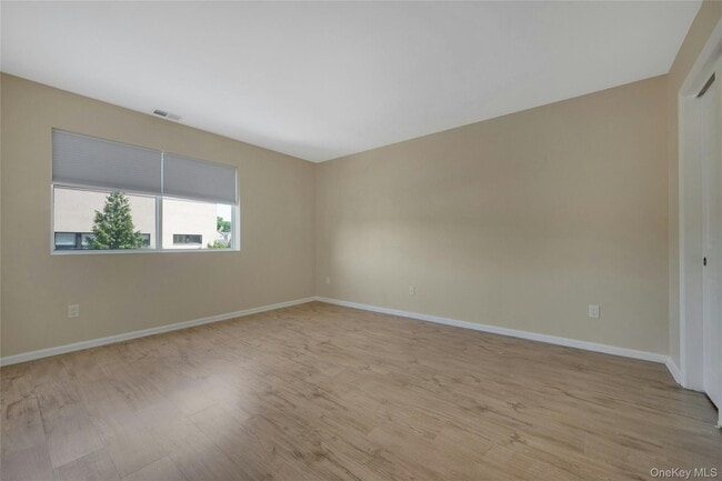 Building Photo - 19 Edison Pl