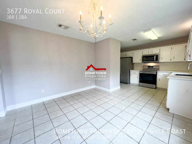 Building Photo - 3677 Royal Ct