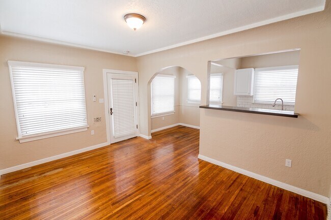 Interior Photo - Park Blvd - Urban on Park