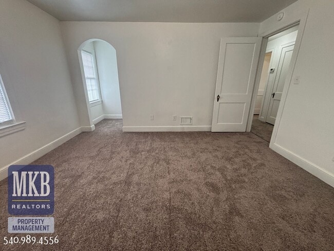 Building Photo - Garden City Property