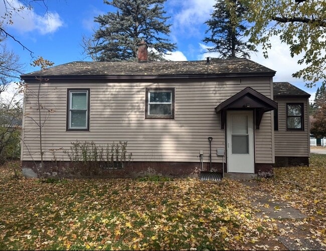 Building Photo - Click the “Apply Now” button or email wapmrentals@gmail.com for a prompt response.