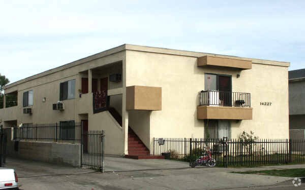 Building Photo - 14227 Calvert St