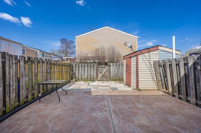 Building Photo - 11724 Rosearbor Ct