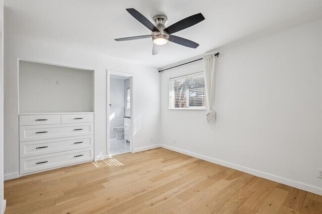 Building Photo - 7205 Twisted Oaks Dr