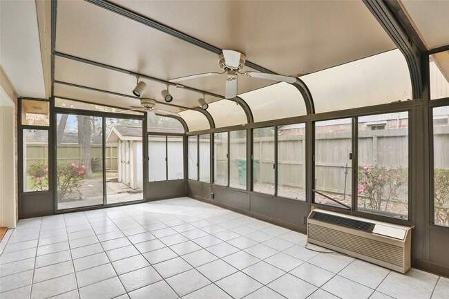 Building Photo - 2722 Foliage Green Dr