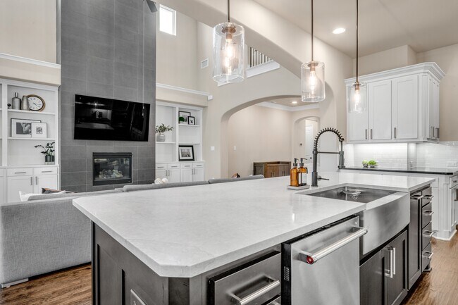Building Photo - 4809 Latour Ln