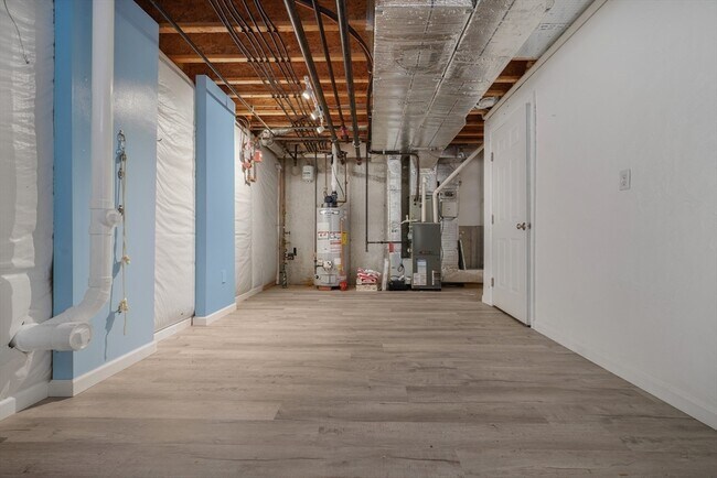 Building Photo - 1284 County St