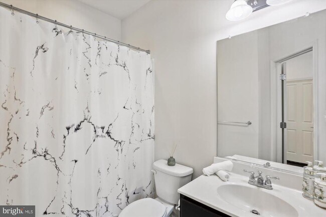 Building Photo - 13950 Estuary Dr