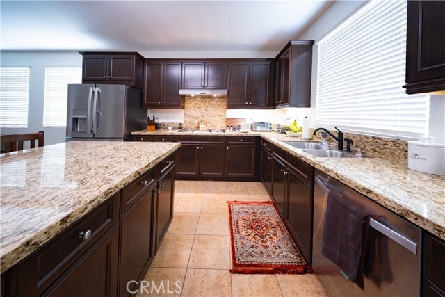 Building Photo - 820 E Ruby Lace Way