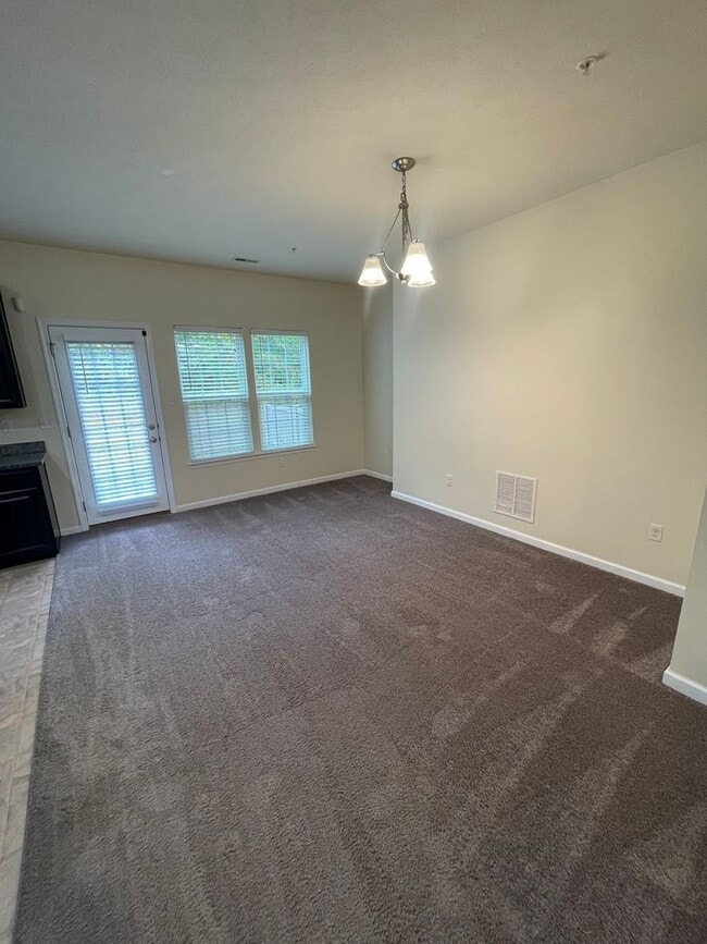 Building Photo - Gorgeous 3 BD/ 2.5 BA Townhouse Available in Wexford!