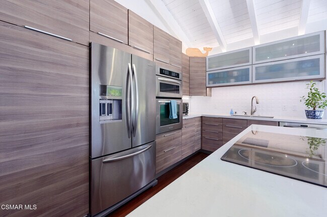 Building Photo - 3078 Saddleback Ct