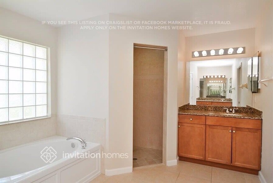 Building Photo - 3642 SW Darwin Blvd