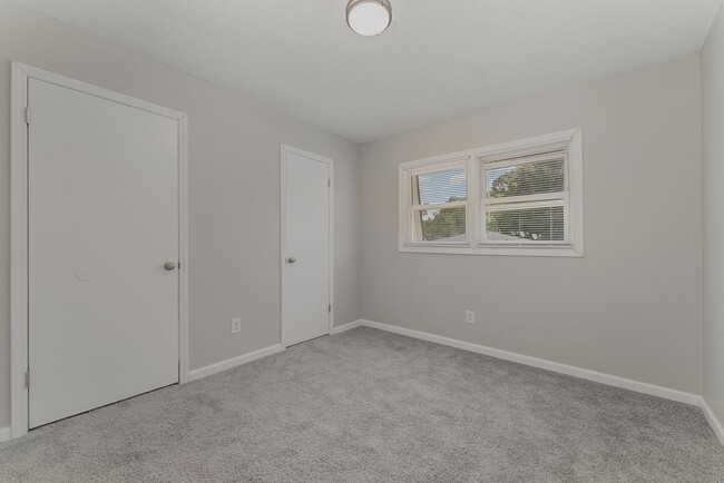 Building Photo - 723 Old Liberty Rd