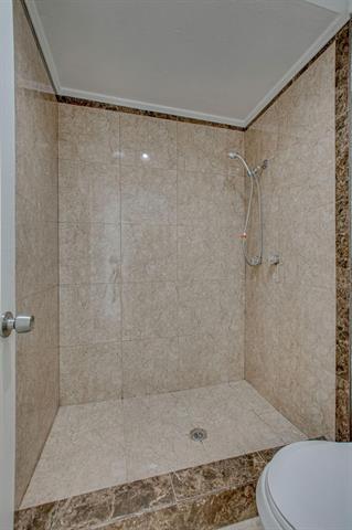 Building Photo - 3719 Crestpark Dr