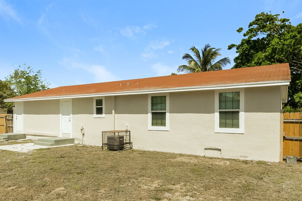 Building Photo - 1142 Monroe Blvd