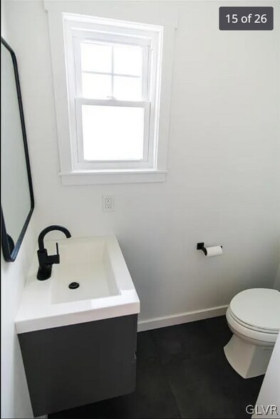 Building Photo - 1915 W Livingston St