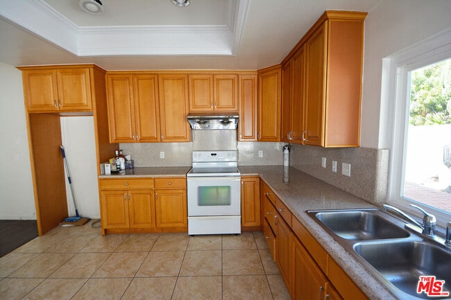 Building Photo - 3025 Morningside Dr