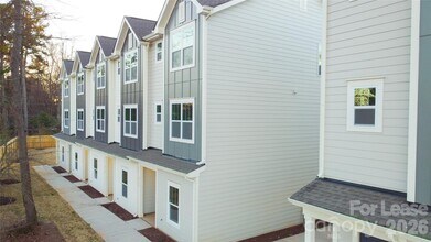 Building Photo - 4122 Salient St