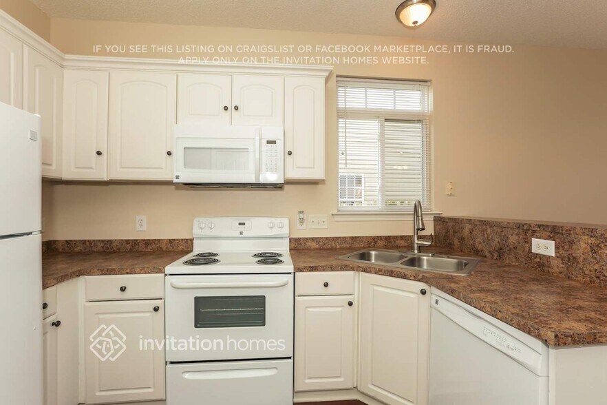 Building Photo - 2003 Salmon River Dr