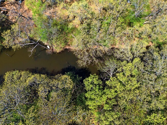 Building Photo - 105 Lazy Ike Ln