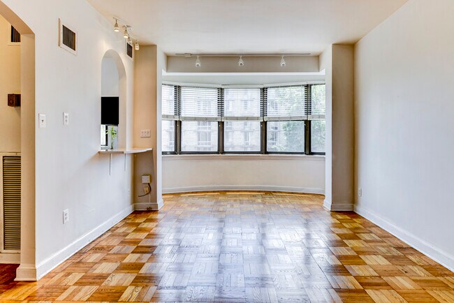 Building Photo - 2515 K St NW