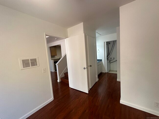 Building Photo - 4050 Rosenda Ct