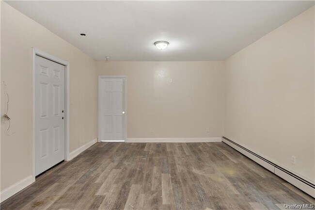 Building Photo - 3311 Bainbridge Ave