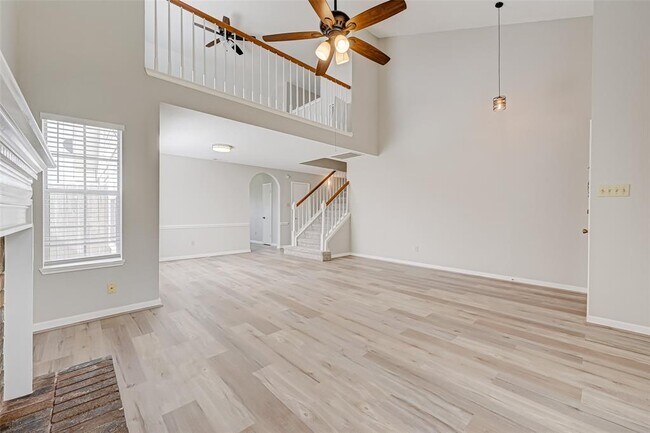 Building Photo - 2230 Bent River Dr