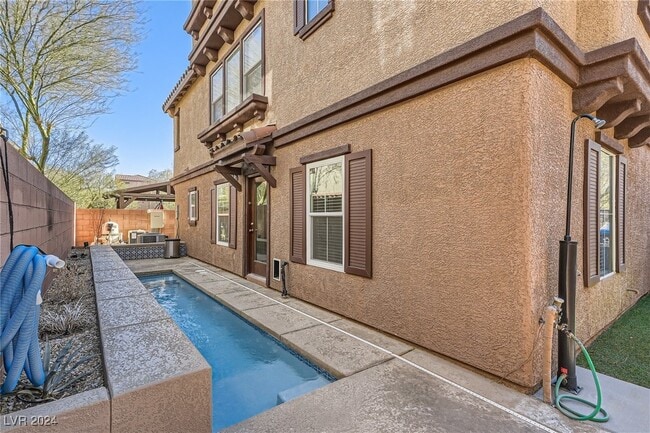 Building Photo - 10433 Badger Ravine St