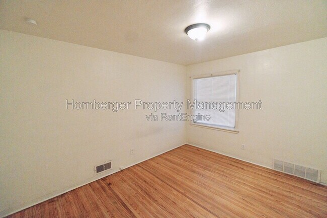 Building Photo - 11 E Rich Ave