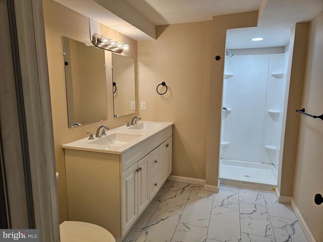 Building Photo - 14 West Ave